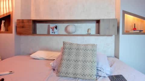 Emily Beaumont. online show from 01-31-26, 07:11