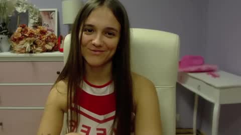 Emilly online show from 02-04-25, 10:54