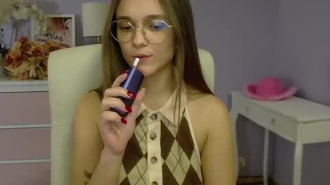 Emilly online show from 02-11-25, 11:32