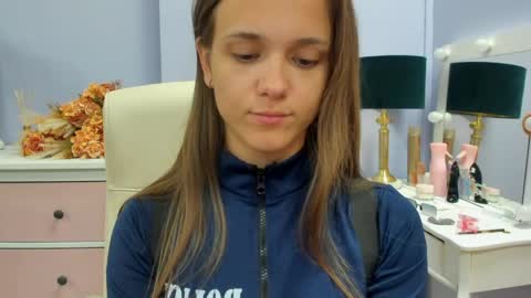 Emilly online show from 05-29-26, 07:06