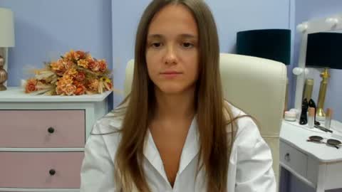 Snapshot of emilly_lust99 chatting on 07-10-26, 07:23 Emilly online show from 07-10-26, 07:23