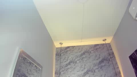 Snapshot of emilly_mell chatting on 10-30-25, 11:22 emilly_mell online show from 10-30-25, 11:22