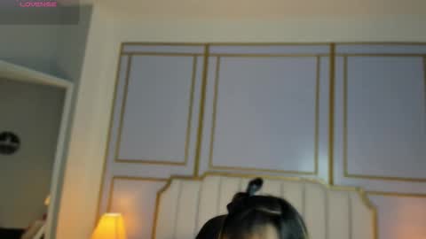 Snapshot of emilly_mell chatting on 11-15-25, 11:29 emilly_mell online show from 11-15-25, 11:29