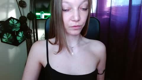 Emilly online show from 04-09-26, 06:19