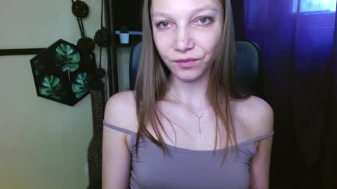 Emilly online show from 04-20-26, 01:36