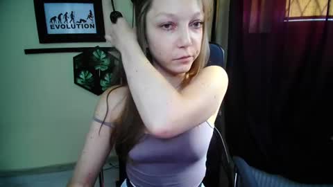 Emilly online show from 06-25-26, 06:18