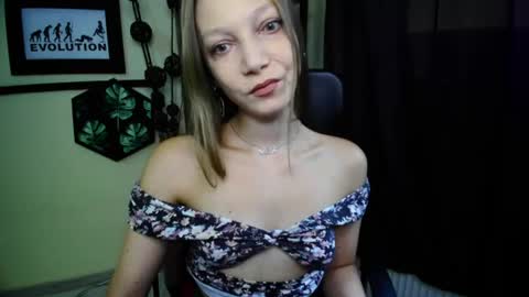 Emilly online show from 07-19-26, 06:17