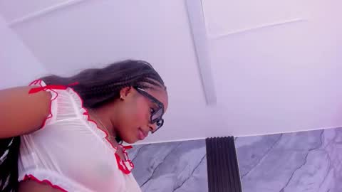 Snapshot of emillydiaz chatting on 10-14-25, 02:56 Emilly online show from 10-14-25, 02:56