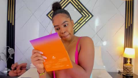 Snapshot of emillydiaz chatting on 11-08-25, 12:27 Emilly online show from 11-08-25, 12:27