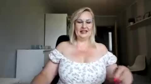 EmillyLove online show from 06-23-26, 06:44