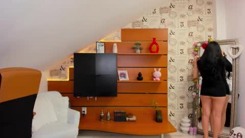 EmillyTaylor online show from 11-13-25, 04:55