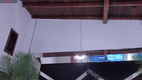 Snapshot of emily18__ chatting on 02-25-25, 05:25 Emily online show from 02-25-25, 05:25