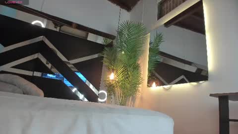 Snapshot of emily18__ chatting on 07-21-26, 10:39 Emily online show from 07-21-26, 10:39