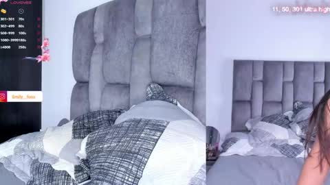 Snapshot of emily___fox chatting on 06-05-26, 11:16 Emily online show from 06-05-26, 11:16