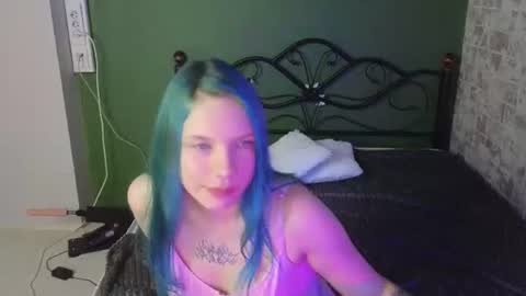 Snapshot of emily__hamilton chatting on 06-25-26, 05:12 Emily online show from 06-25-26, 05:12