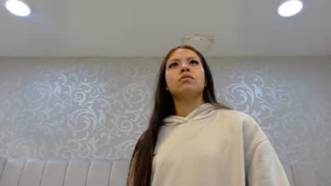 Snapshot of emily__stef chatting on 06-18-26, 11:36 EMILY online show from 06-18-26, 11:36