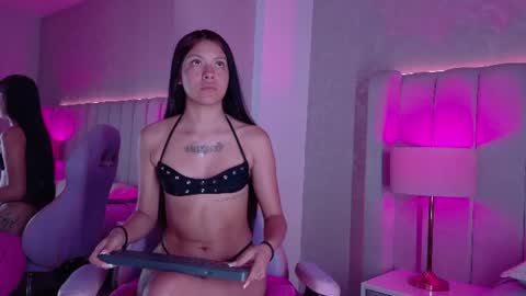 Snapshot of emily__stef chatting on 07-14-26, 11:38 EMILY online show from 07-14-26, 11:38