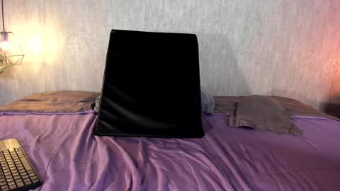 Snapshot of emily_ariaszc chatting on 12-11-24, 02:44 Emily online show from 12-11-24, 02:44