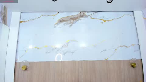 Snapshot of emily_browne chatting on 10-21-25, 07:03 emily online show from 10-21-25, 07:03