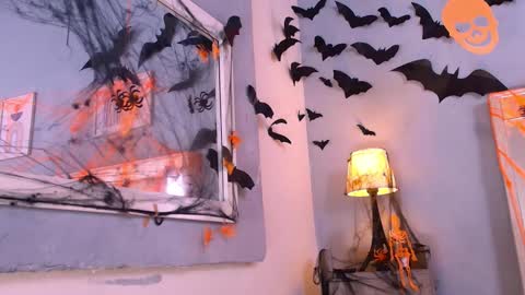 Snapshot of emily_castillo1_ chatting on 10-29-25, 04:37 emily_castillo1_ online show from 10-29-25, 04:37