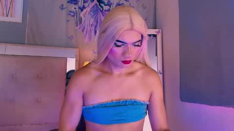 emily_castillo1_ online show from 05-26-26, 05:25