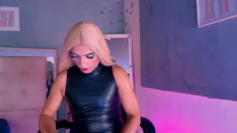 Snapshot of emily_castillo1_ chatting on 07-02-26, 05:57 emily_castillo1_ online show from 07-02-26, 05:57