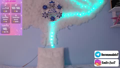 Snapshot of emily_fox7 chatting on 12-05-24, 12:00 emily_fox7 online show from 12-05-24, 12:00