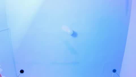 Snapshot of emily_gil1 chatting on 03-06-25, 02:08 Emi online show from 03-06-25, 02:08