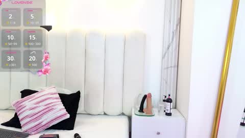 emily_hilton1 online show from 03-31-26, 06:52