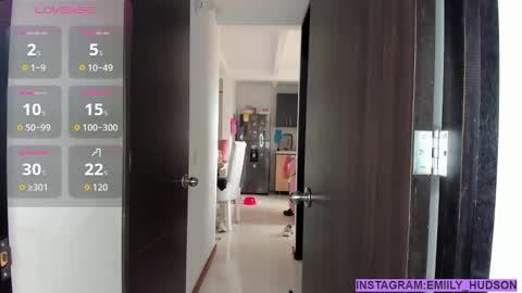 Snapshot of emily_huddson_ chatting on 10-03-25, 05:54 independet model online show from 10-03-25, 05:54