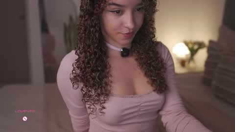 Snapshot of emily_johnson1 chatting on 06-12-26, 10:41 Juliana online show from 06-12-26, 10:41