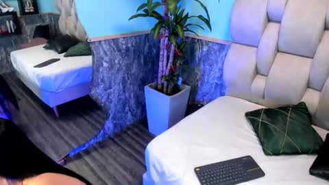 Emily online show from 03-05-25, 12:22