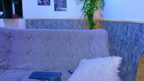 Emily online show from 10-06-25, 11:29