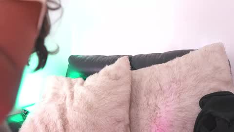 mily online show from 03-21-26, 01:48