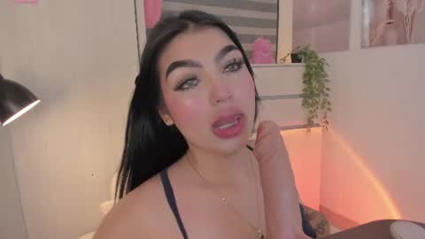 EmilyKenner  Independent model  online show from 07-17-26, 12:12