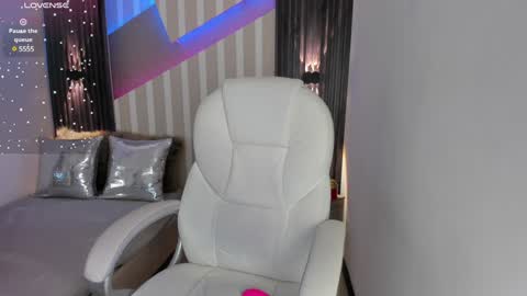 Emily online show from 01-25-25, 07:28