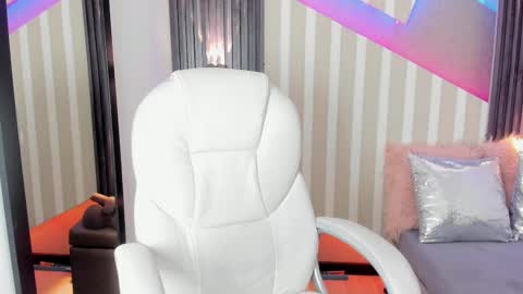 Emily online show from 09-09-25, 02:38