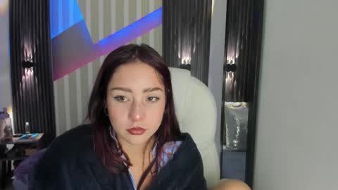 Snapshot of emily_layton chatting on 02-02-26, 12:20 Emily online show from 02-02-26, 12:20