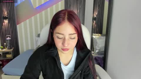 Snapshot of emily_layton chatting on 02-09-26, 12:36 Emily online show from 02-09-26, 12:36