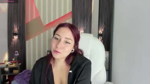 Snapshot of emily_layton chatting on 02-16-26, 12:18 Emily online show from 02-16-26, 12:18