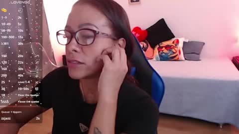 Snapshot of emily_leroy571240 chatting on 09-15-25, 02:17 emily leroy. online show from 09-15-25, 02:17