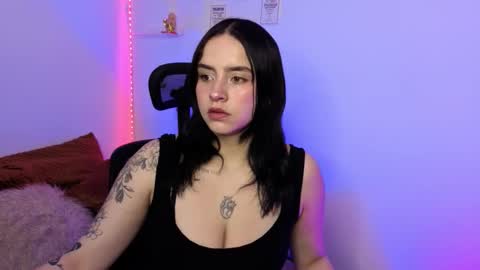 Snapshot of emily_lindey_ chatting on 02-08-26, 02:26 Emily Lindey online show from 02-08-26, 02:26