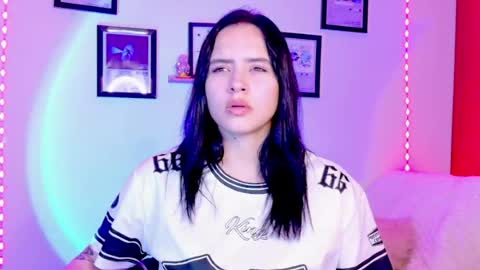 Snapshot of emily_lindey_ chatting on 06-28-26, 02:50 Emily Lindey online show from 06-28-26, 02:50