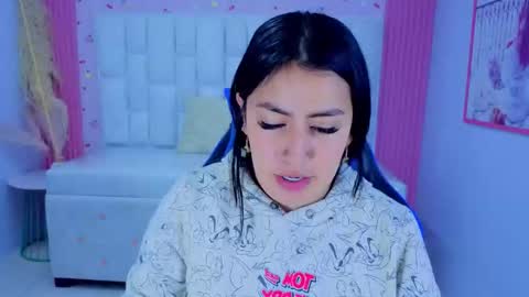 Snapshot of emily_mills_s chatting on 11-30-25, 01:26 Emily online show from 11-30-25, 01:26