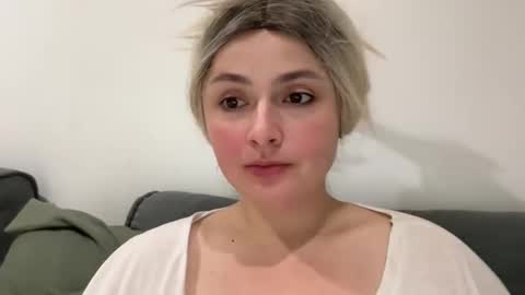 emily_morning_dew online show from 09-11-25, 08:31