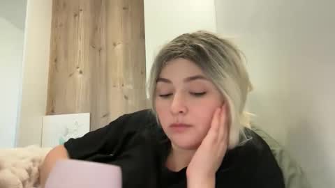 emily_morning_dew online show from 10-17-25, 02:41