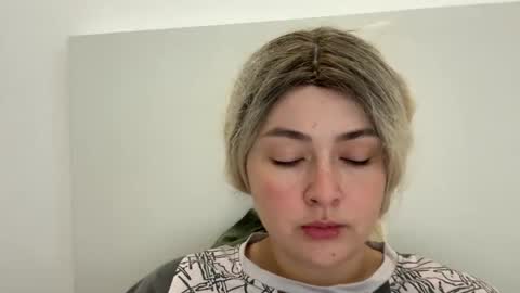 emily_morning_dew online show from 10-28-25, 08:18