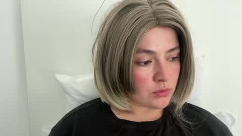 Snapshot of emily_morning_dew chatting on 06-21-26, 06:38 emily_morning_dew online show from 06-21-26, 06:38