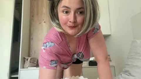 Snapshot of emily_morning_dew chatting on 07-01-26, 08:16 emily_morning_dew online show from 07-01-26, 08:16