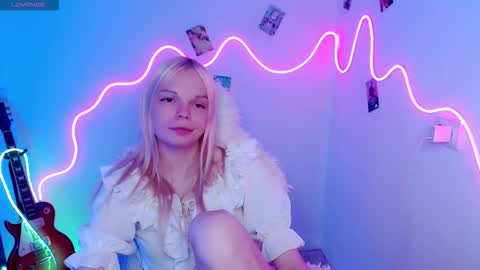 Snapshot of emily_nyaffe chatting on 10-30-25, 04:52 Lia online show from 10-30-25, 04:52